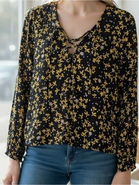 Zara Black Long-Sleeve Lace-Up Floral Blouse
